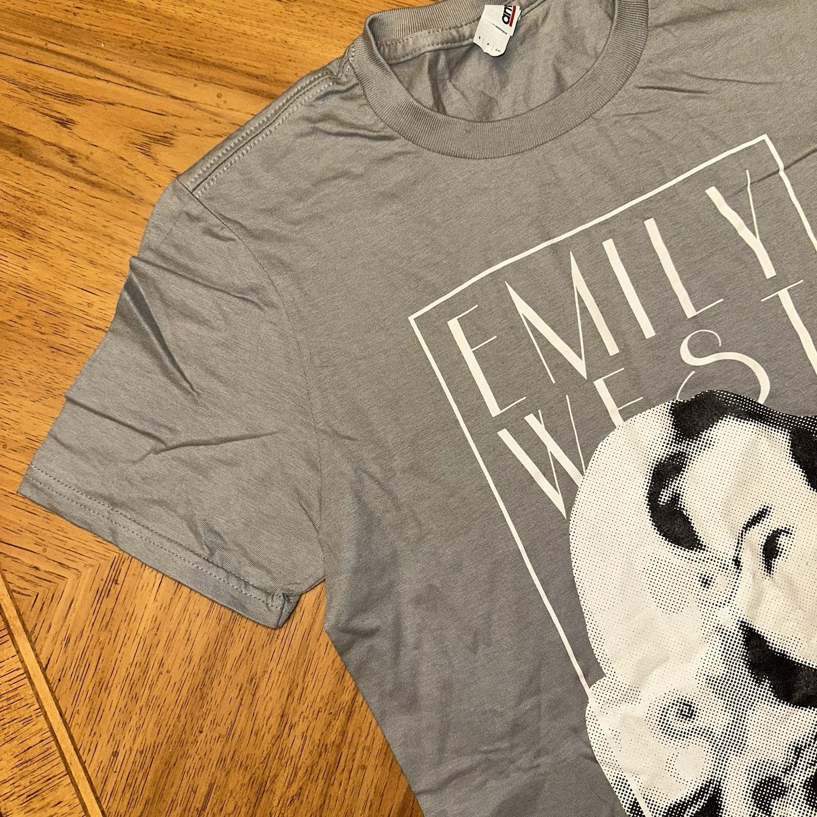 Emily West SIGNED Shirt America’s Got Talent Gray Autograph Country Music SMALL, image 4