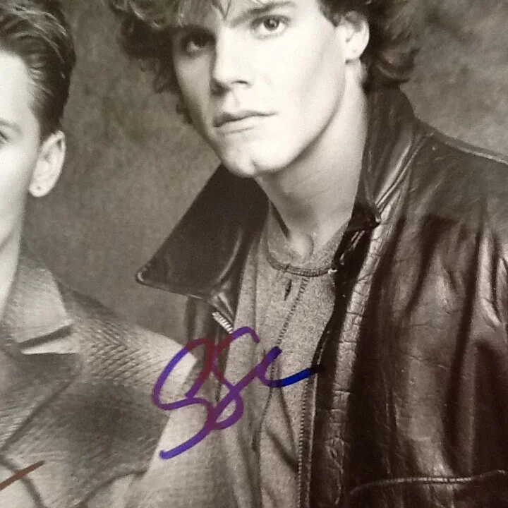 Craig Sheffer & Emilio Estevez SIGNED 1985 Photo Movie TV Actors 80s Hunks Cute, изображение 5