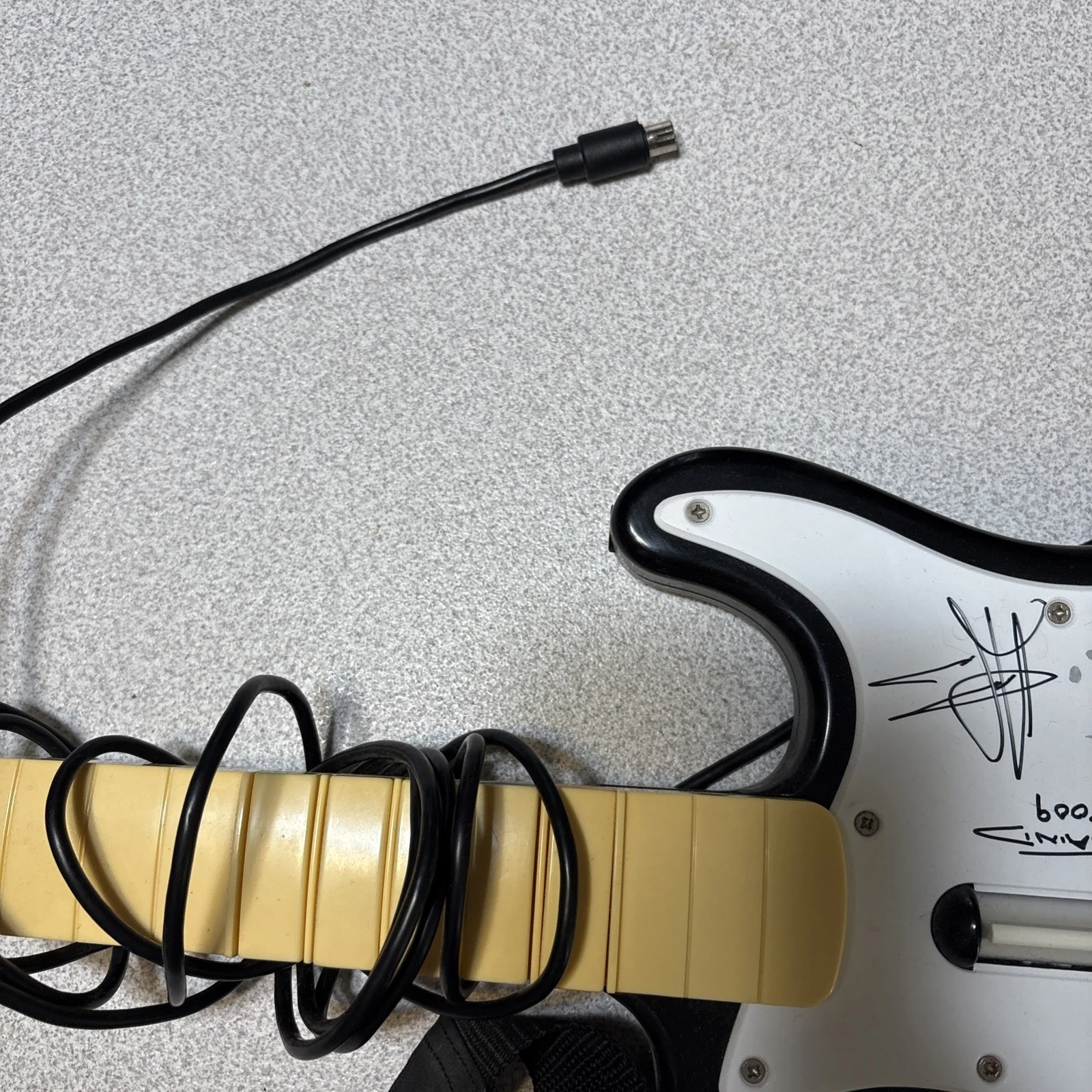 STAIND AUTOGRAPH SIGNED PLAYSTATION 3 GUITAR 2009 TOUR AARON LEWIS, изображение 5