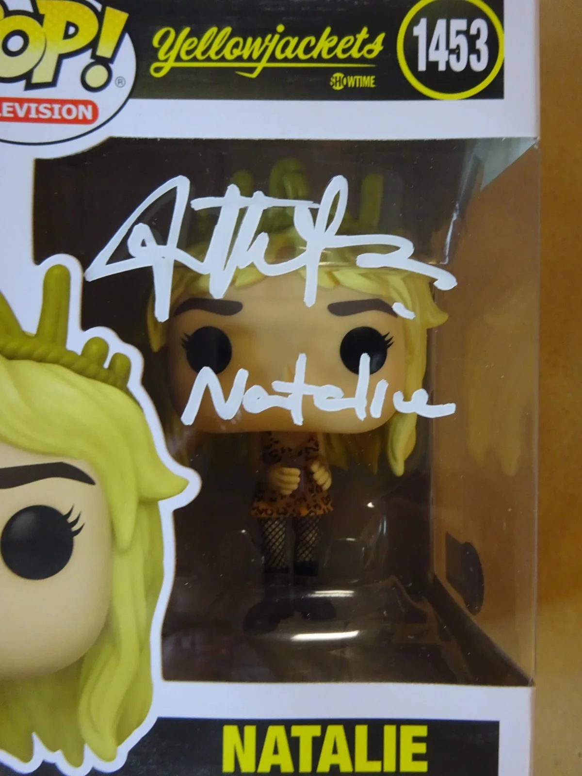 Juliette Lewis — Signed Juliette Lewis Autographed Natalie Yellowjackets Funko Pop Beckett COA, image 3