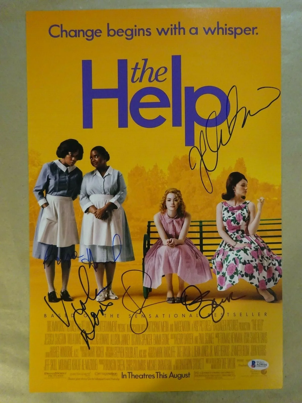 Emma Stone, Viola Davis, Bryce Dallas Howard — Signed The Help Autographed 12x18 Photo - 5 Members - Stone ++ Beckett LOA COA, изображение 2