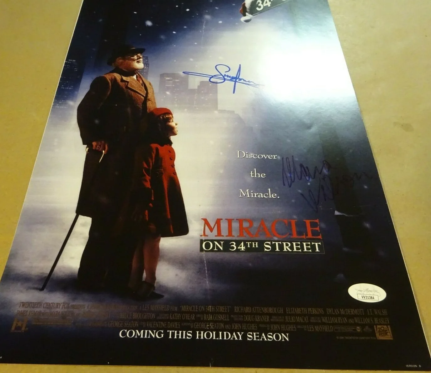 Simon Jones, Mara Wilson — Signed MIRACLE ON 34TH STREET Photo Autographed By 2 11x17 JSA COA Wilson Jones, изображение 3