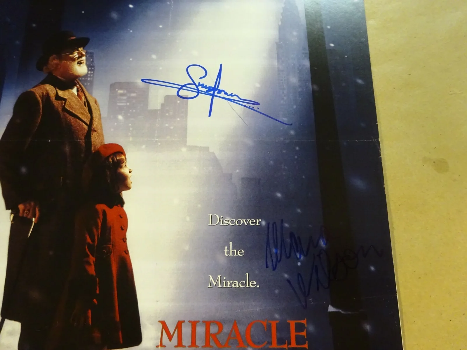 Simon Jones, Mara Wilson — Signed MIRACLE ON 34TH STREET Photo Autographed By 2 11x17 JSA COA Wilson Jones, изображение 4
