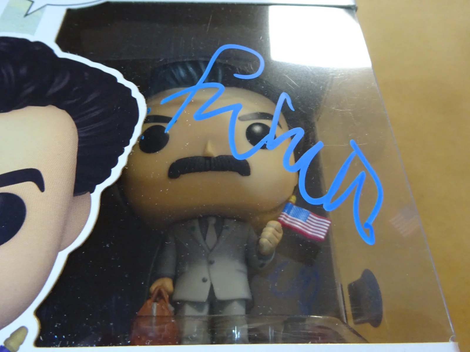 Sacha Baron Cohen — Signed Sacha Baron Cohen Autographed Borat Funko Pop Beckett BAS COA, изображение 4