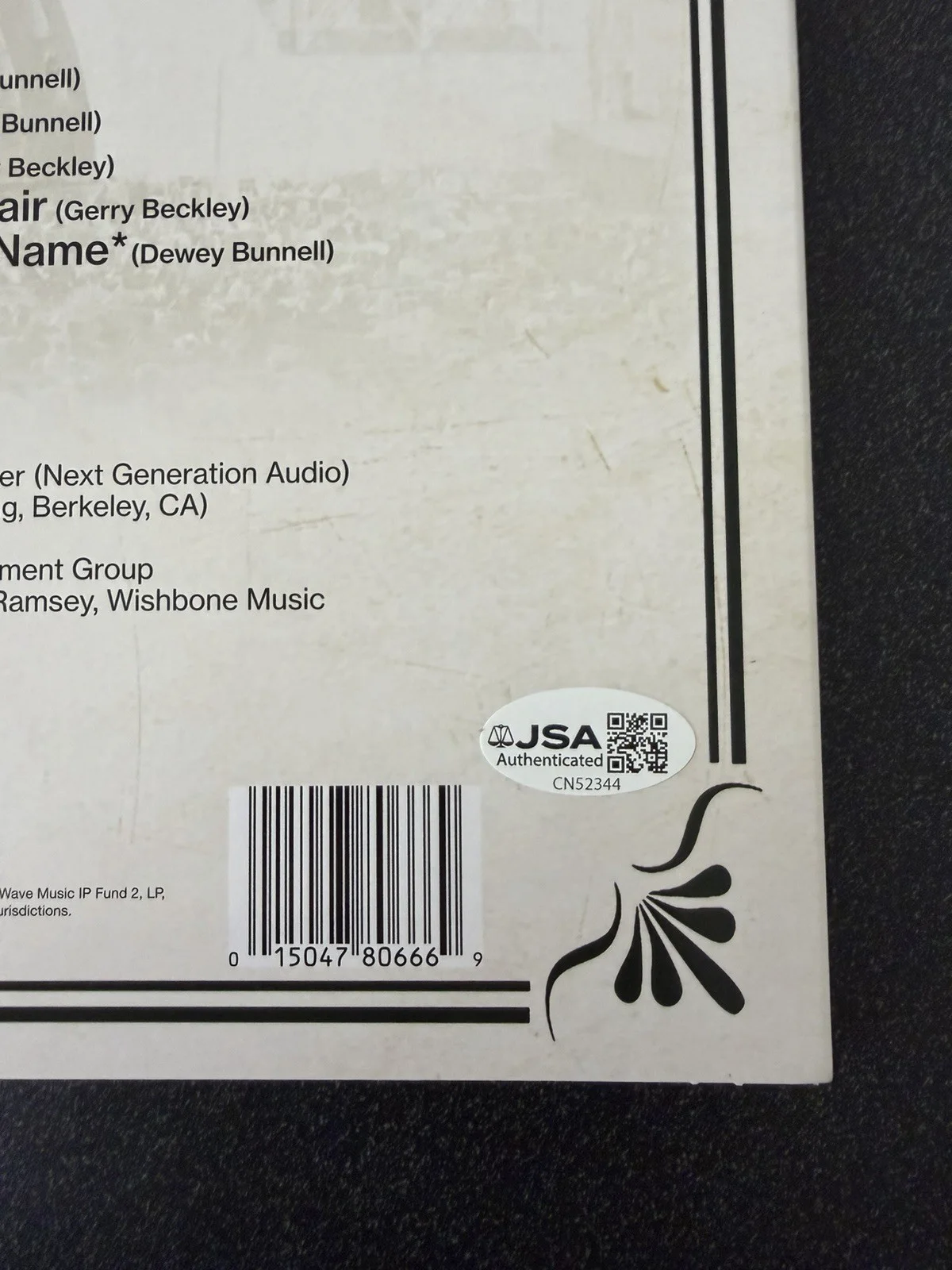 DEWEY BUNNELL SIGNED AMERICA LIVE AT THE HOLLYWOOD BOWL VINYL RECORD LP JSA COA, image 5