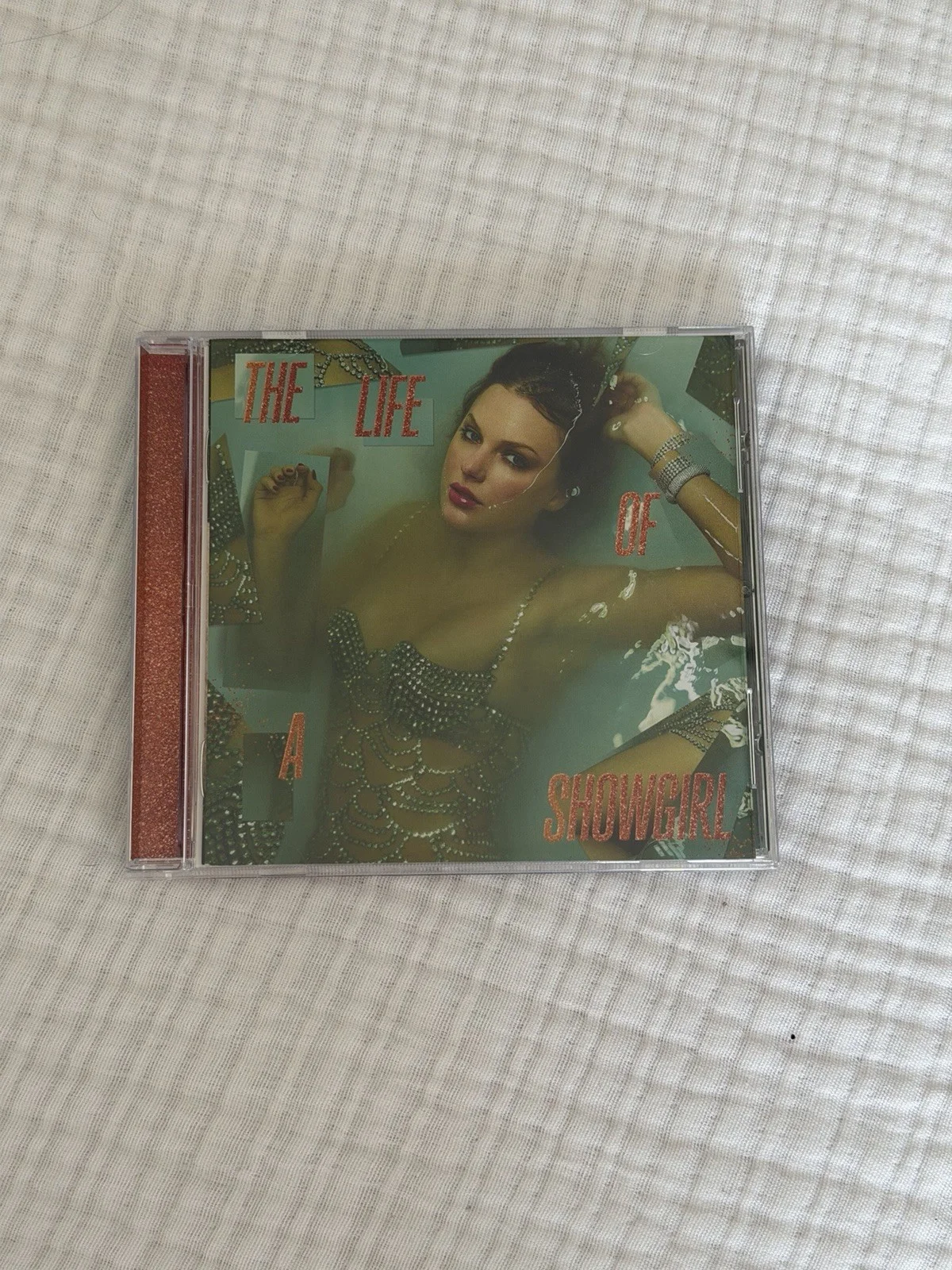 Taylor Swift Signed Heart CD The Life of a Showgirl, изображение 4