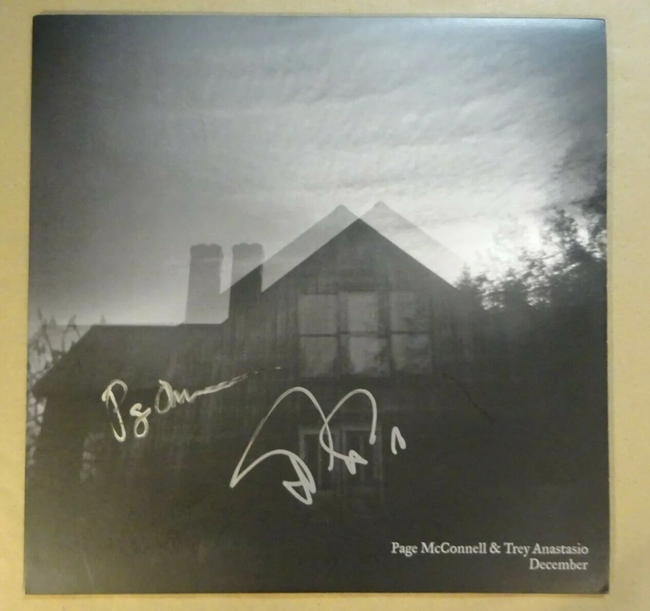 Signed TREY ANASTASIO PAGE MCCONNELL Autographed DECEMBER ALBUM Beckett BAS COA, image 2