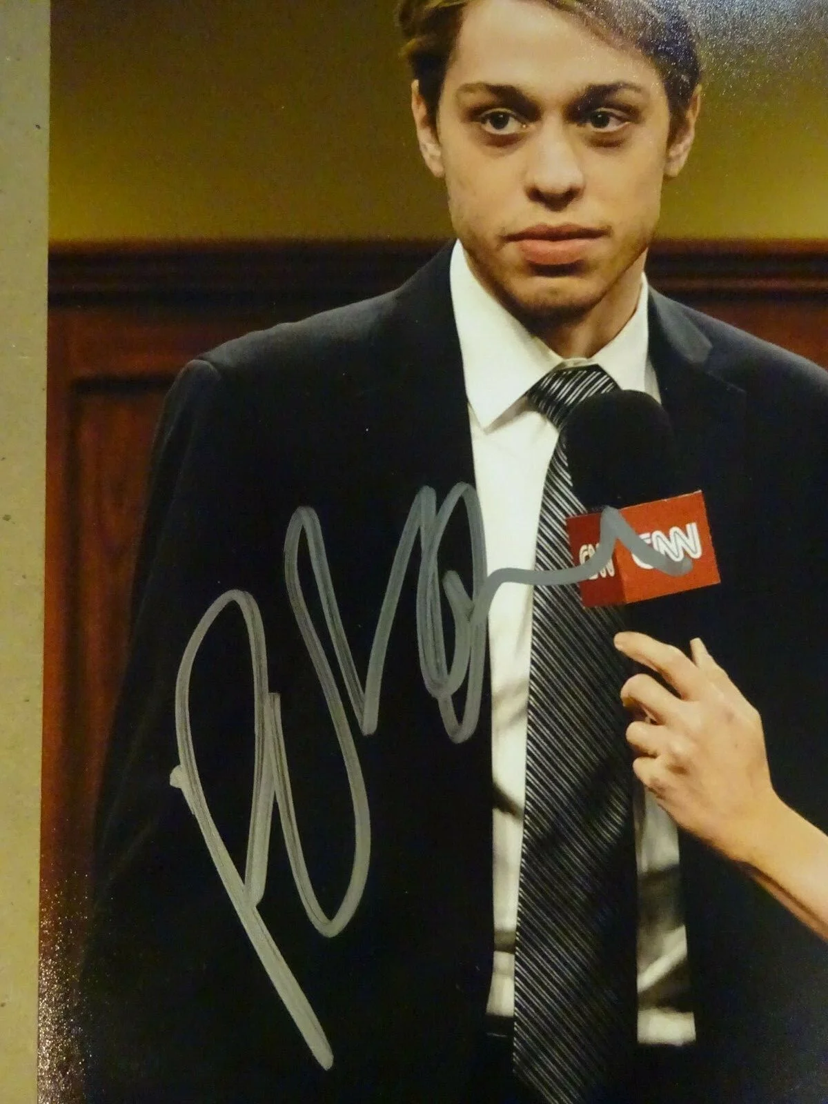 Pete Davidson, Heidi Gardner — Autographed PETE DAVIDSON & HEIDI GARDNER Signed 8x10 Photo SNL BECKETT BAS COA, image 4