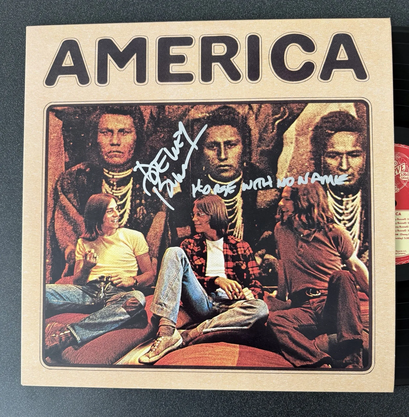 DEWEY BUNNELL SIGNED AMERICA SELF-TITLED VINYL RECORD ALBUM LP W/ LYRIC INSC JSA, изображение 2