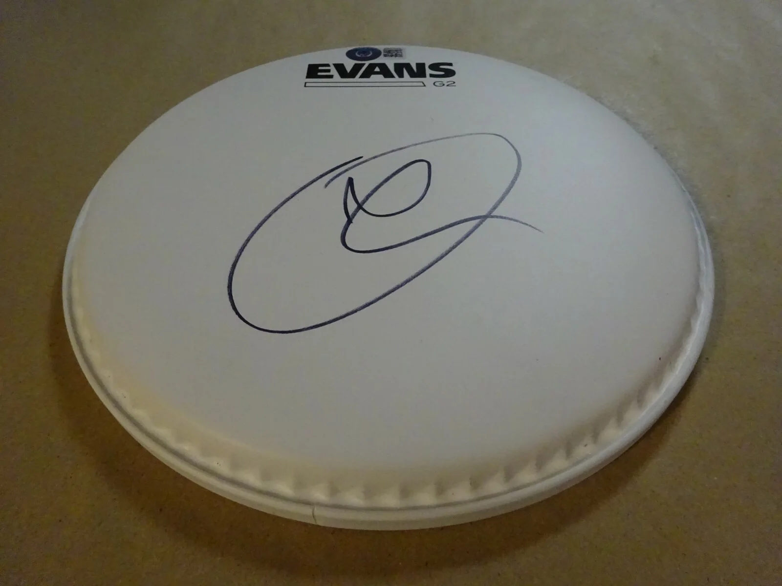 Autographed Miley Cyrus Signed 8" Drum Head Singer / Songwriter Beckett BAS COA, изображение 2