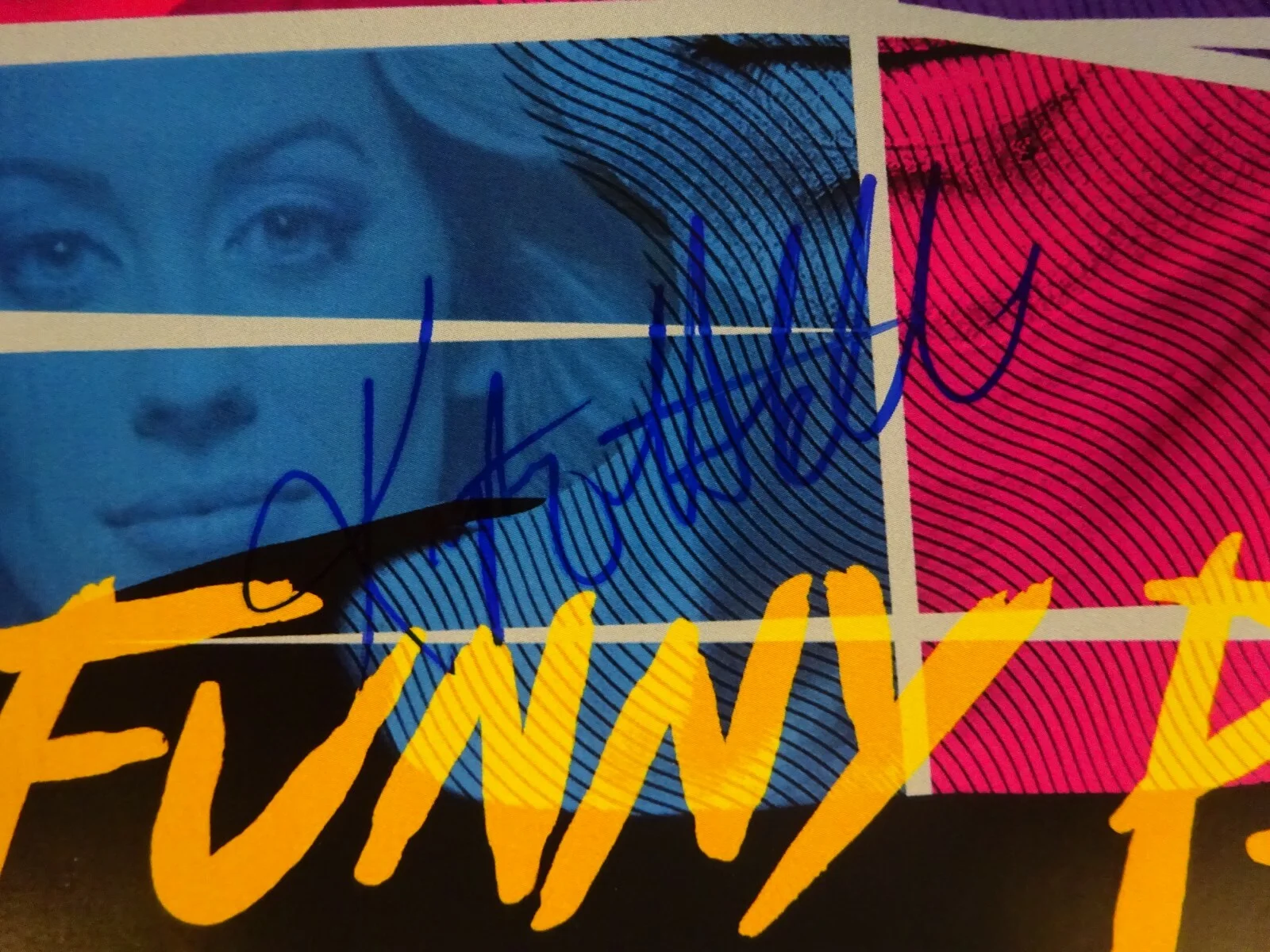 Krystyna Hutchinson — Autographed KRYSTYNA HUTCHINSON Signed FUNNY PAINS Photo 11"x17" BECKETT BAS COA, изображение 4