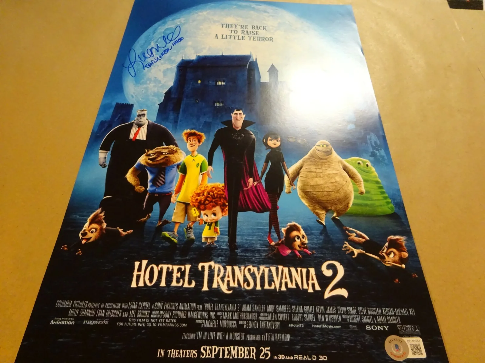 Luenell Campbell — Signed LUENELL CAMPBELL Autographed HOTEL TRANSYLVANIA 2 11x17 Photo BECKETT COA, image 3