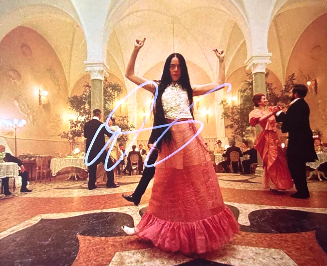 Emma Stone — EMMA STONE Signed POOR THINGS 8x10" Original Authentic Autograph GENUINE w/COA, image 3