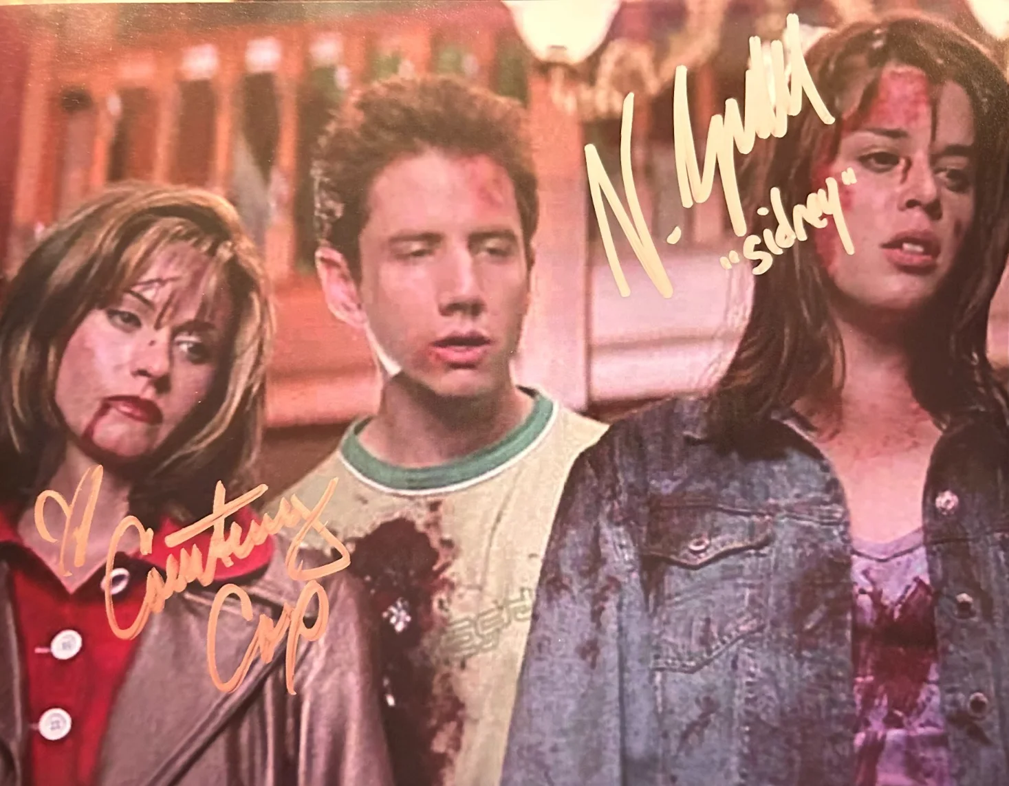Neve Campbell, Courtney Cox — Courtney Cox, Neve Campbell Signed SCREAM 8x10 GENUINE Authentic Autographs +COA