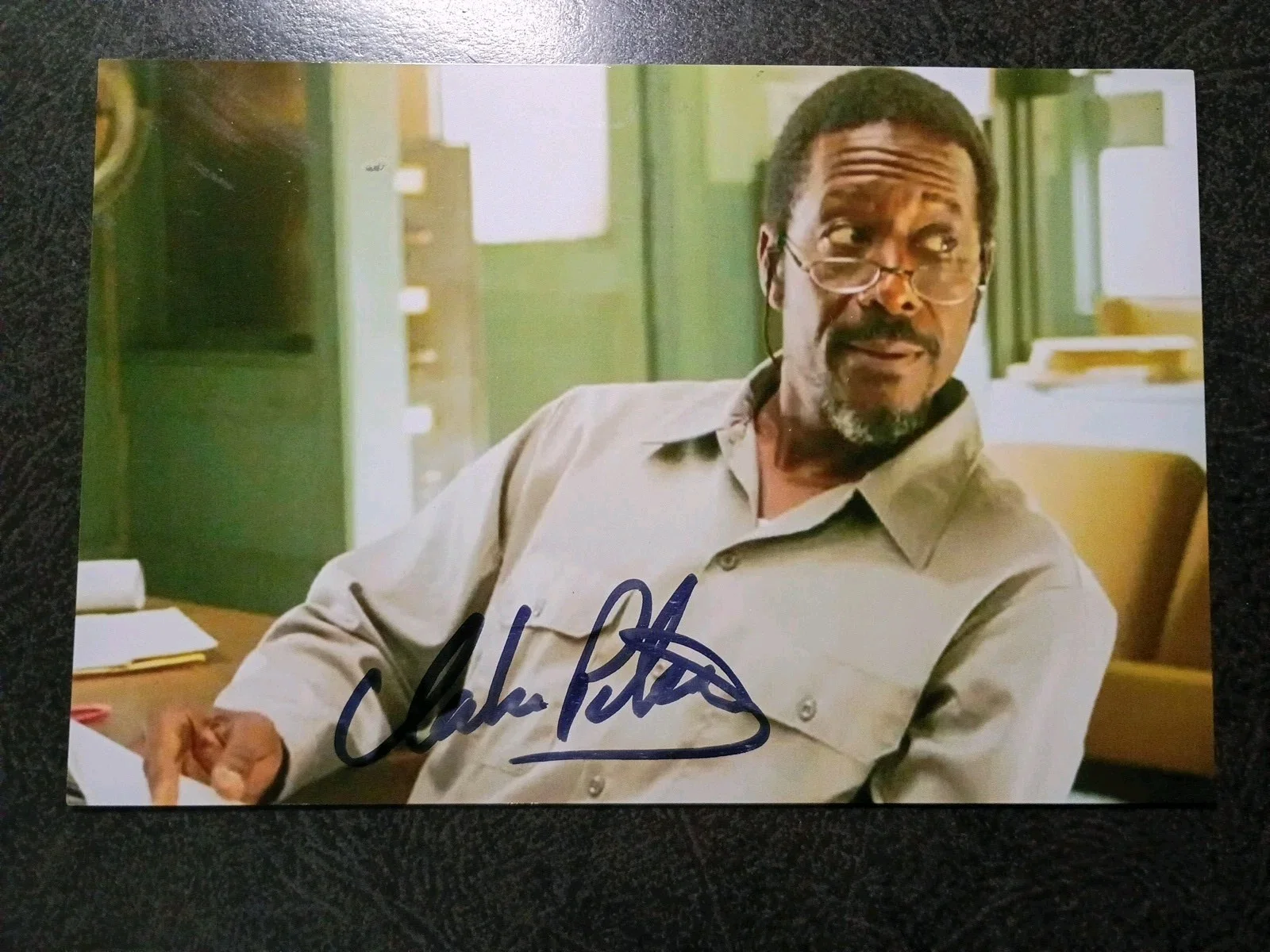 STEVE KANALY As RAY KREBBS — CLARKE PETERS & STEVE KANALY 2 Hand Signed Autograph 4X6 Photo s -2 ACTORS, изображение 2