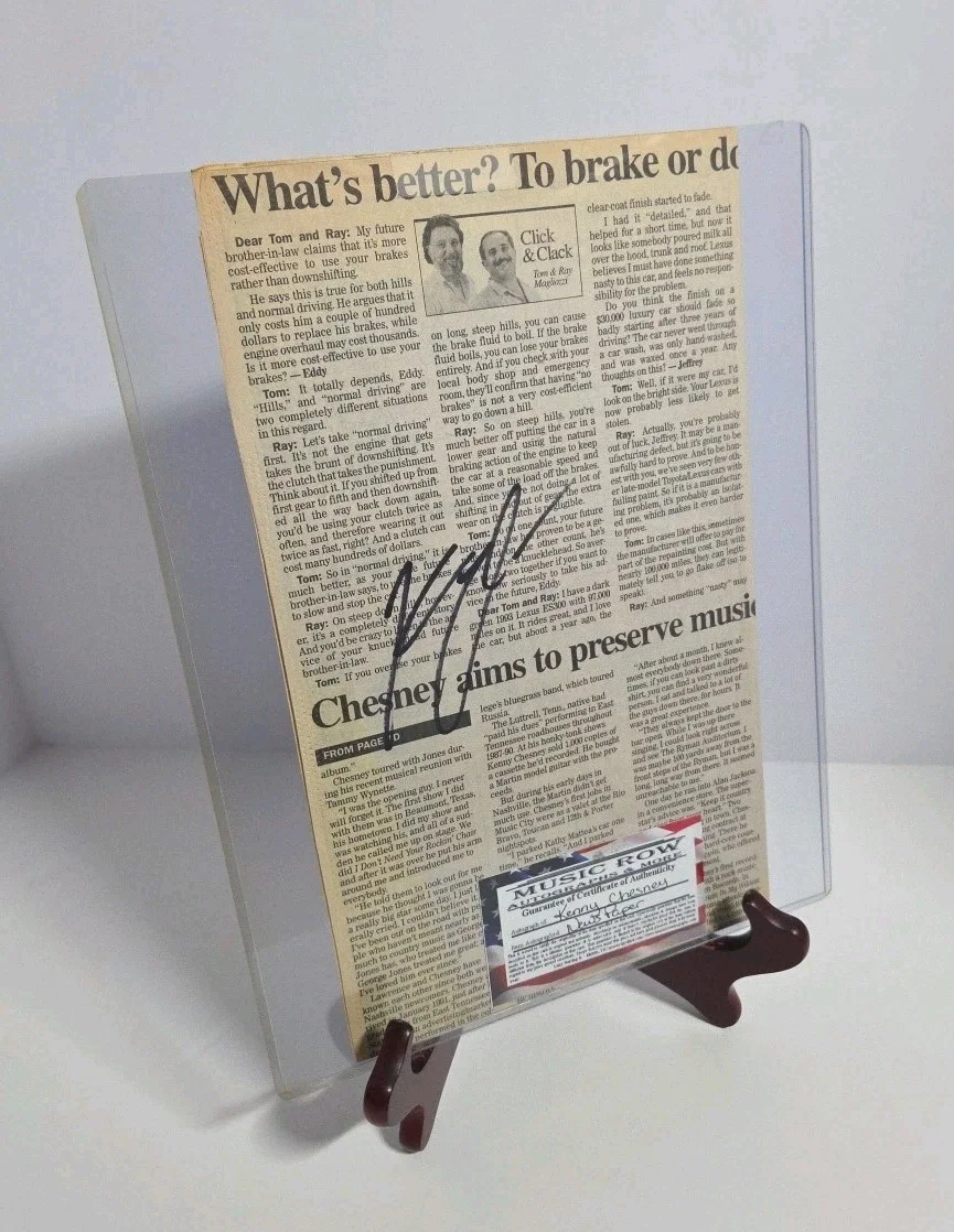 Kenny Chesney Signed 2009 Newspaper Concert Clipping w/ RACC COA FargoDome, изображение 2