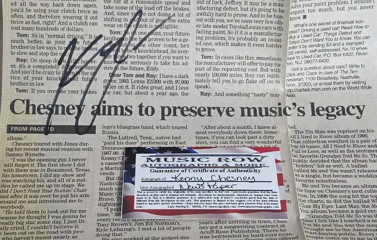 Kenny Chesney Signed 2009 Newspaper Concert Clipping w/ RACC COA FargoDome, изображение 5