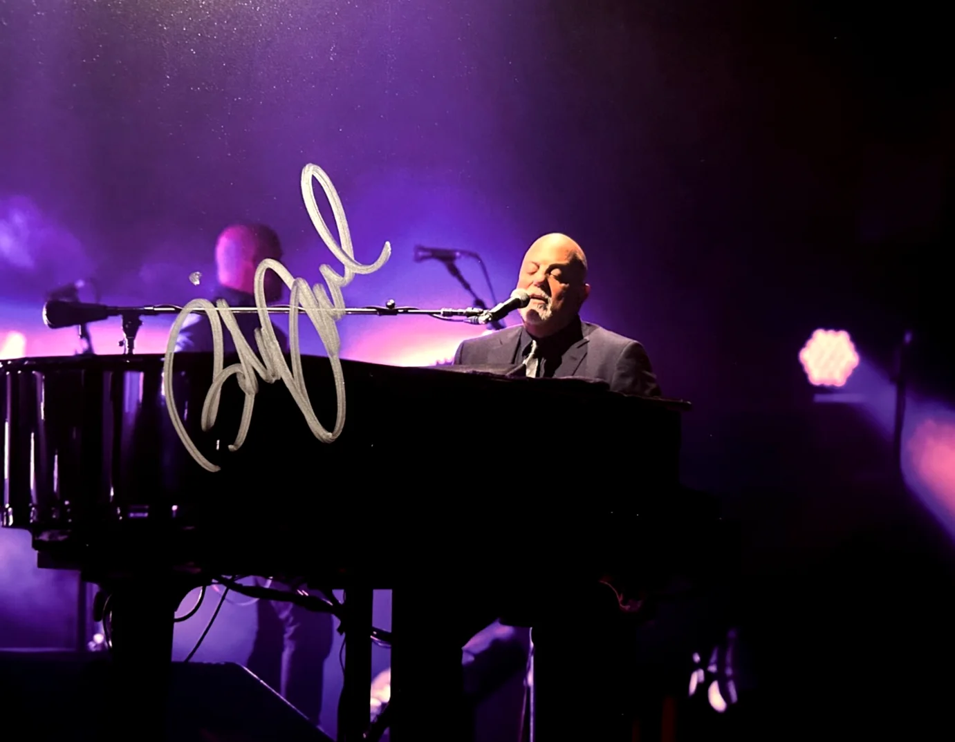 BILLY JOEL Signed (Piano Man) Original 8x10" Authentic Autograph GENUINE w/COA, image 3