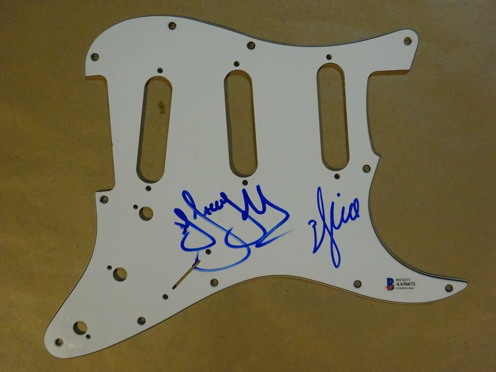 Will Smith, DJ Jazzy Jeff — Autographed Will Smith & DJ Jazzy Jeff Signed Guitar Pick Guard Beckett BAS COA, изображение 2
