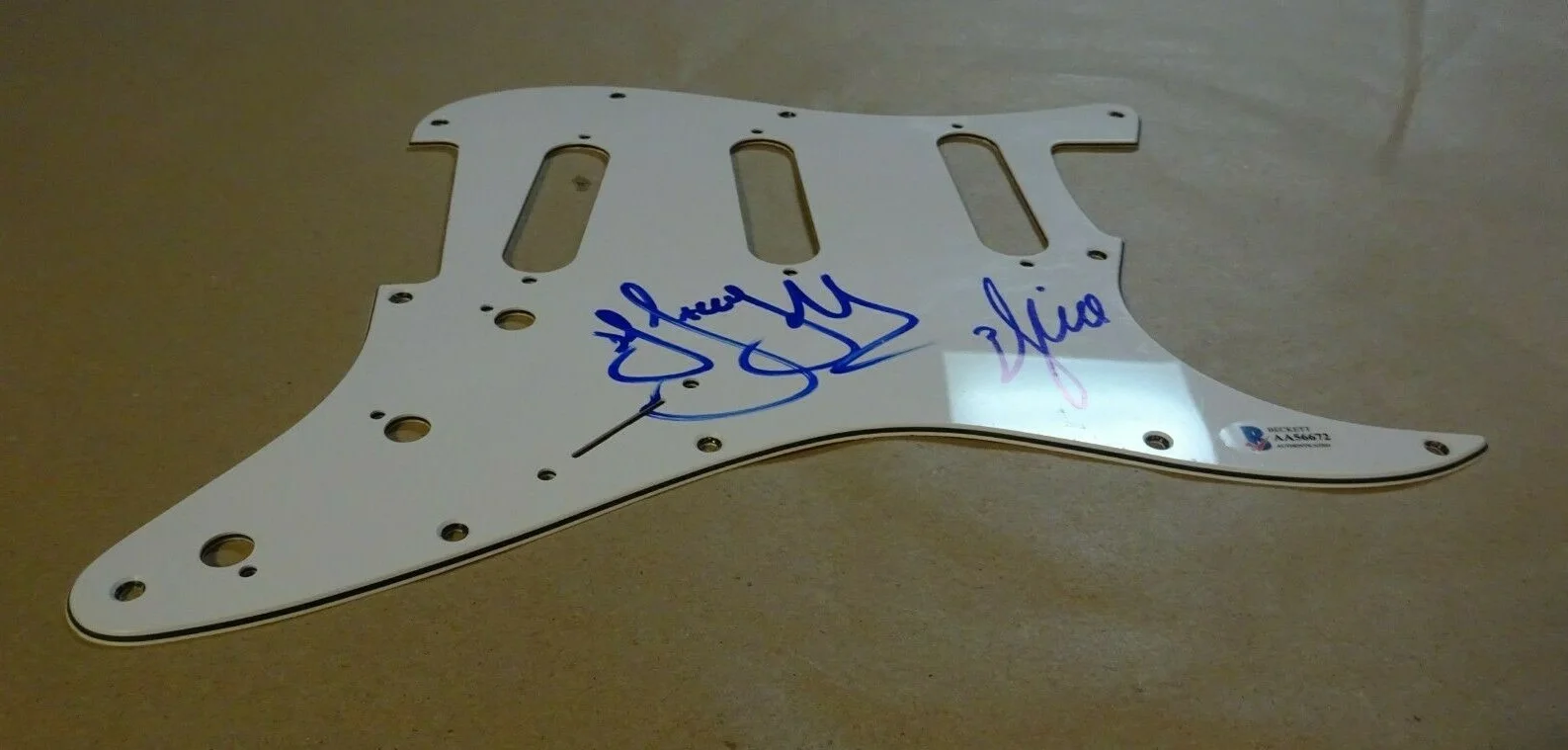 Will Smith, DJ Jazzy Jeff — Autographed Will Smith & DJ Jazzy Jeff Signed Guitar Pick Guard Beckett BAS COA, изображение 3