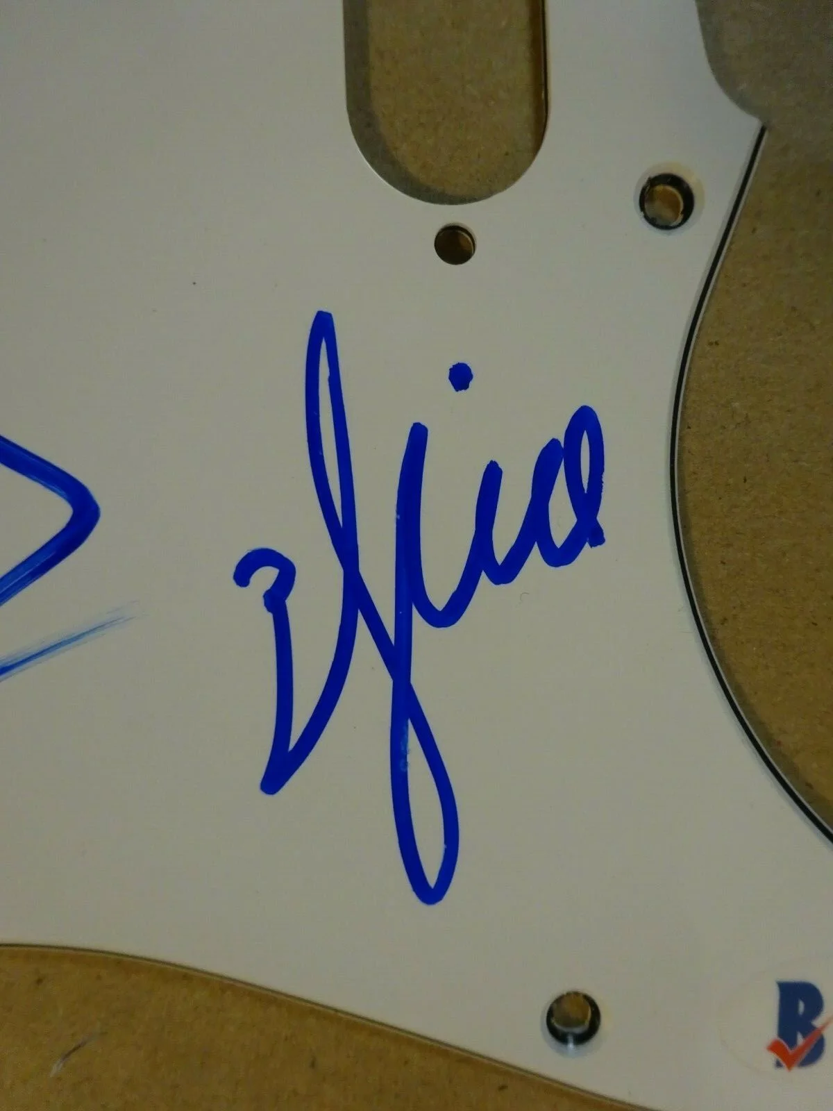 Will Smith, DJ Jazzy Jeff — Autographed Will Smith & DJ Jazzy Jeff Signed Guitar Pick Guard Beckett BAS COA, изображение 4