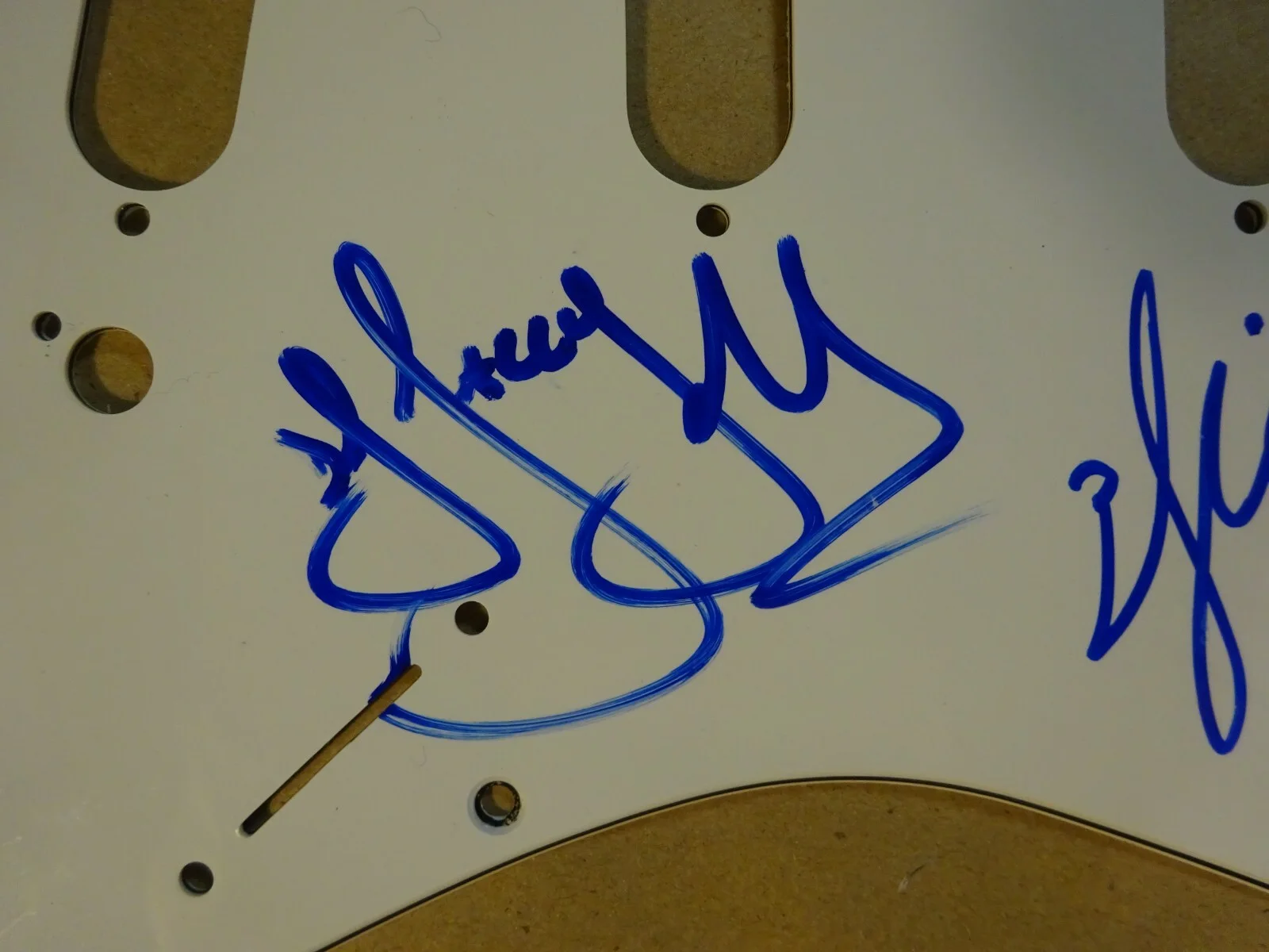 Will Smith, DJ Jazzy Jeff — Autographed Will Smith & DJ Jazzy Jeff Signed Guitar Pick Guard Beckett BAS COA, изображение 5