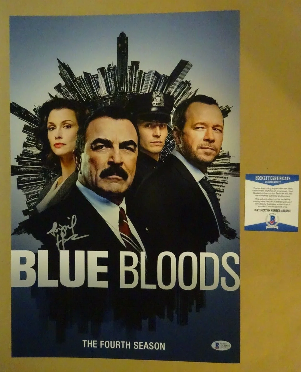 Abigail Hawk — Signed ABIGAIL HAWK Autographed BLUE BLOODS 12"x18" Photo BECKETT BAS COA