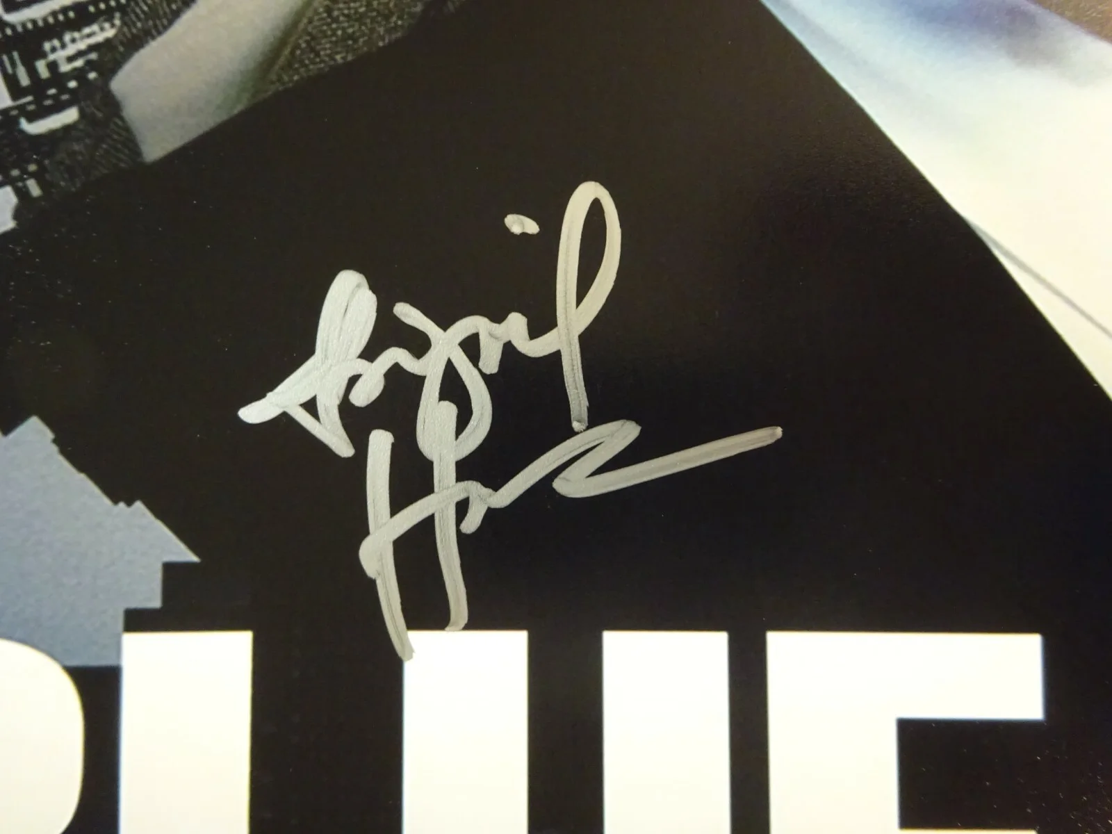 Abigail Hawk — Signed ABIGAIL HAWK Autographed BLUE BLOODS 12"x18" Photo BECKETT BAS COA, изображение 4