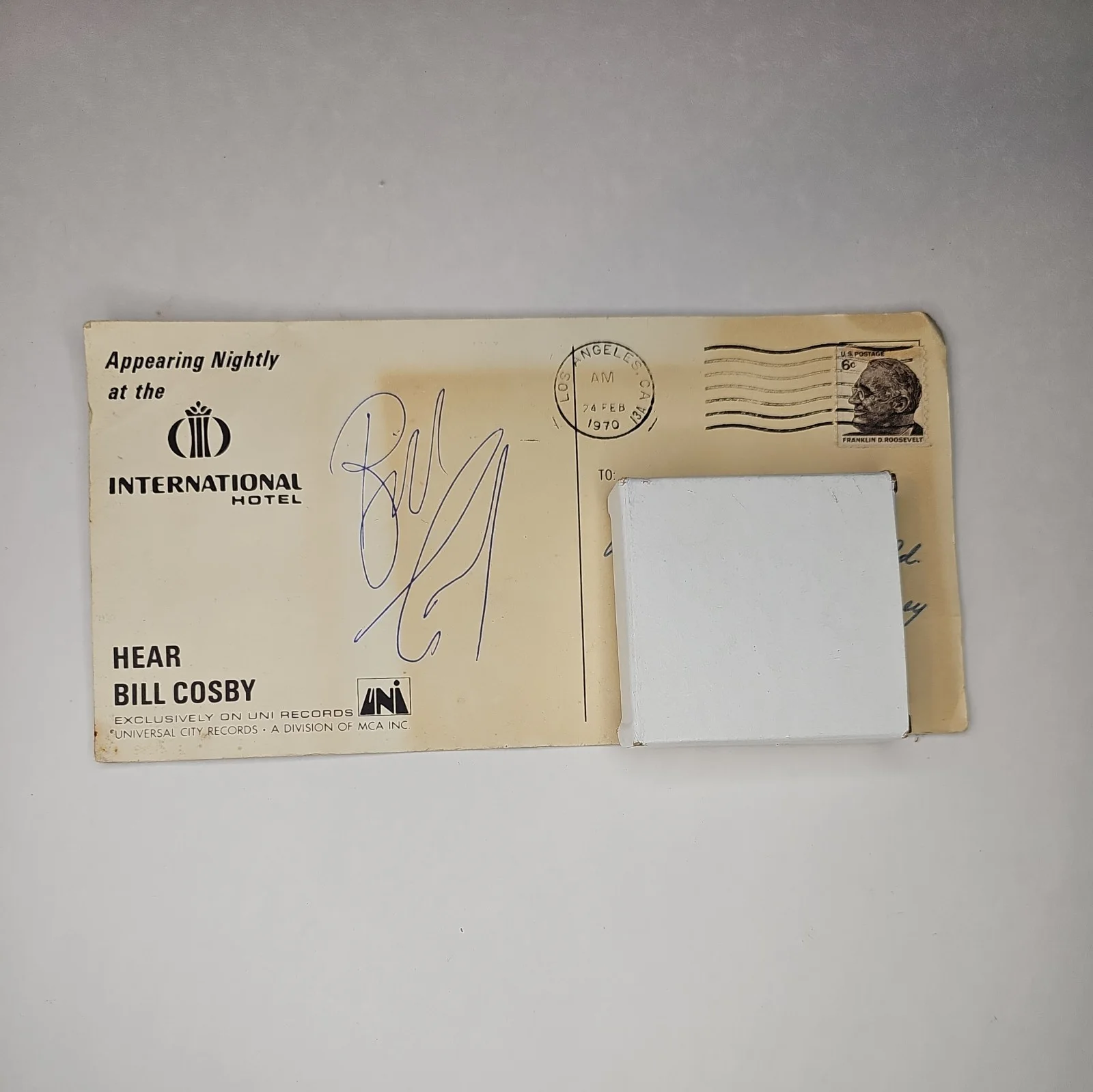 Bill Cosby Signed 1970 International Hotel Postcard, изображение 3
