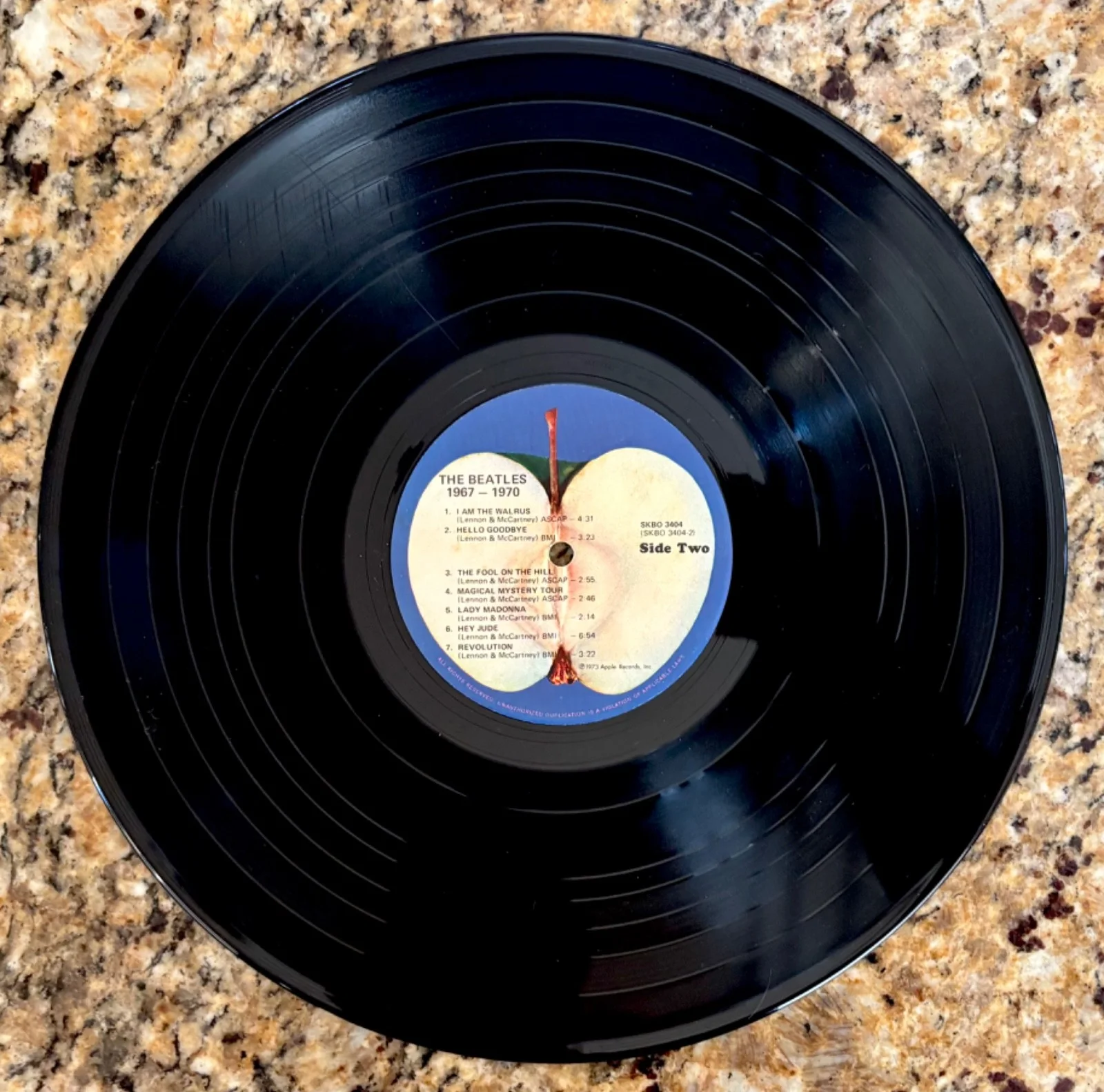 YOKO ONO • Signed THE BEATLES 1967 - 1970 Vinyl Album~John Lennon, изображение 2