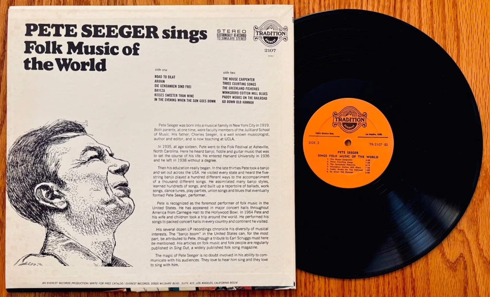 PETE SEEGER • Signed SINGS FOLK MUSIC OF THE WORLD Album • TRADITION • Near Mint, изображение 2