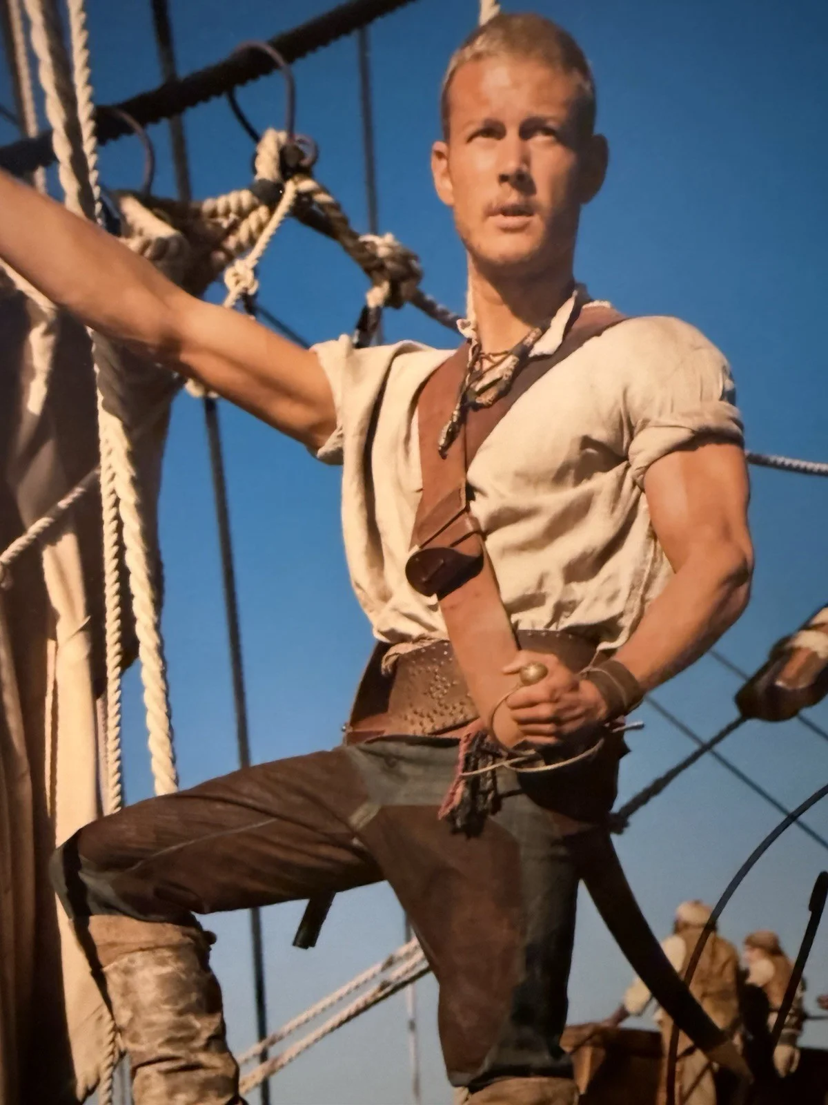 Tom Hopper — Tom Hopper Black Sails Billy Bones Autograph Signed 8x10 Photo with COA, image 2