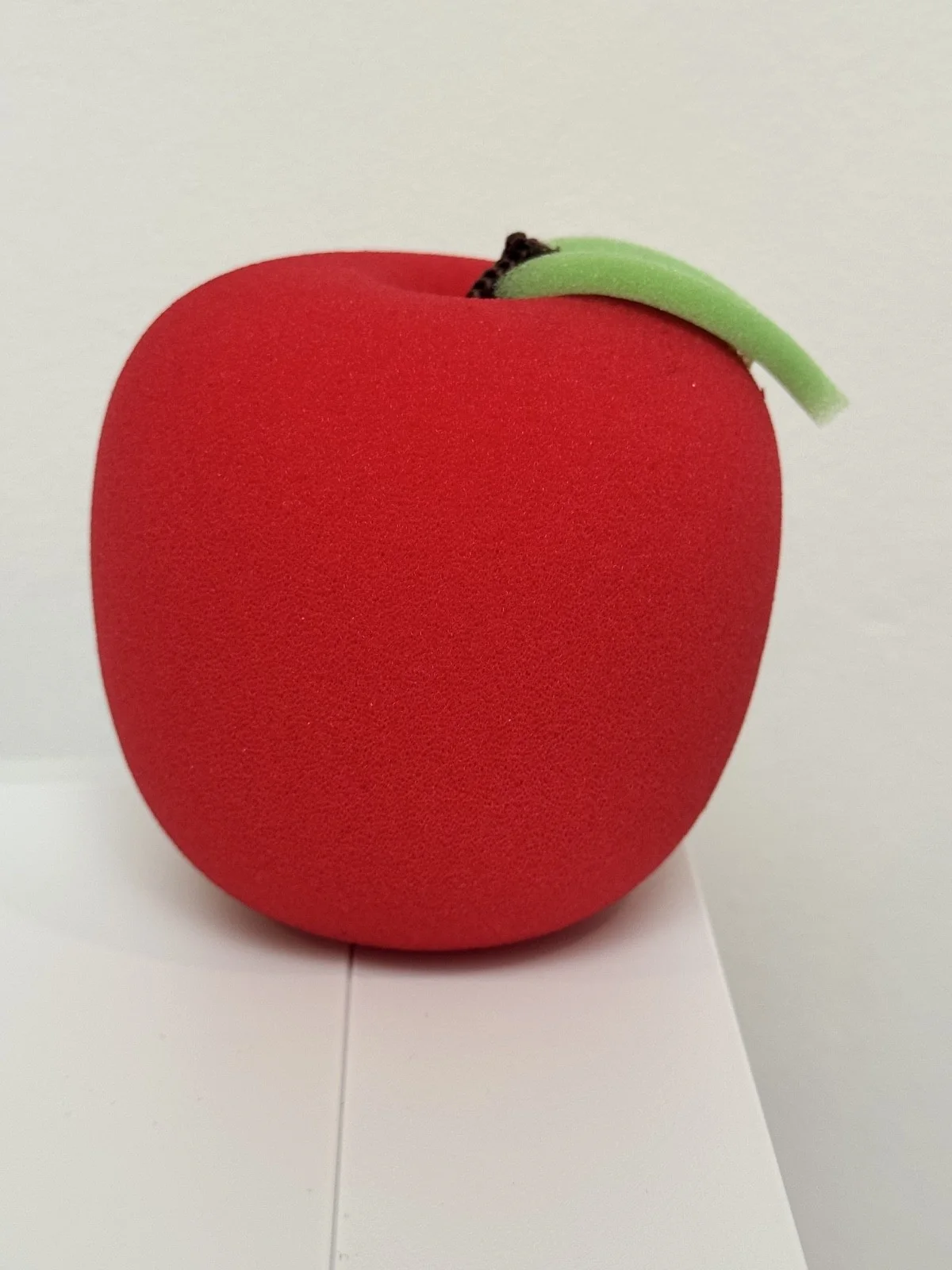 The Wizard of Oz Experience Falling Apple Movie Prop Sphere Las Vegas Souvenir, изображение 3