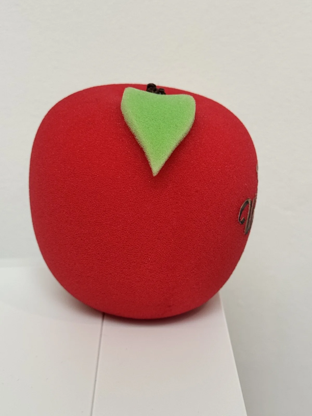 The Wizard of Oz Experience Falling Apple Movie Prop Sphere Las Vegas Souvenir, изображение 5