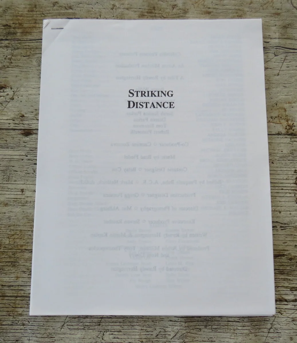 STRIKING DISTANCE ORIGINAL 1993 CINEMA FILM PRESS KIT Bruce Willis 9 PHOTOS, изображение 3