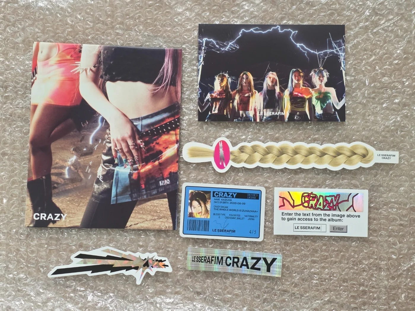 LE SSERAFIM Crazy Promo Sticker Album Autographed Hand Signed, изображение 5