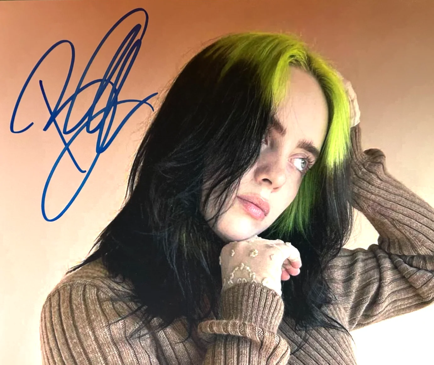 BILLIE EILISH Signed 8x10" Original Authentic Autograph GENUINE + COA, image 3