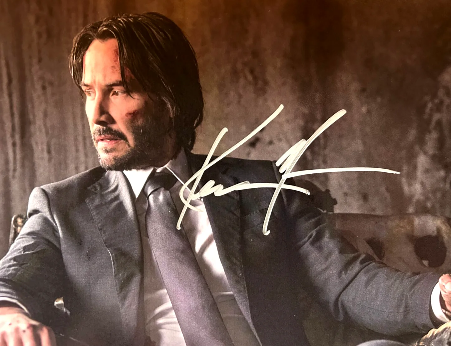 Keanu Reeves — KEANU REEVES Signed 8x10" JOHN WICK Original Authentic Autograph w/COA, image 3