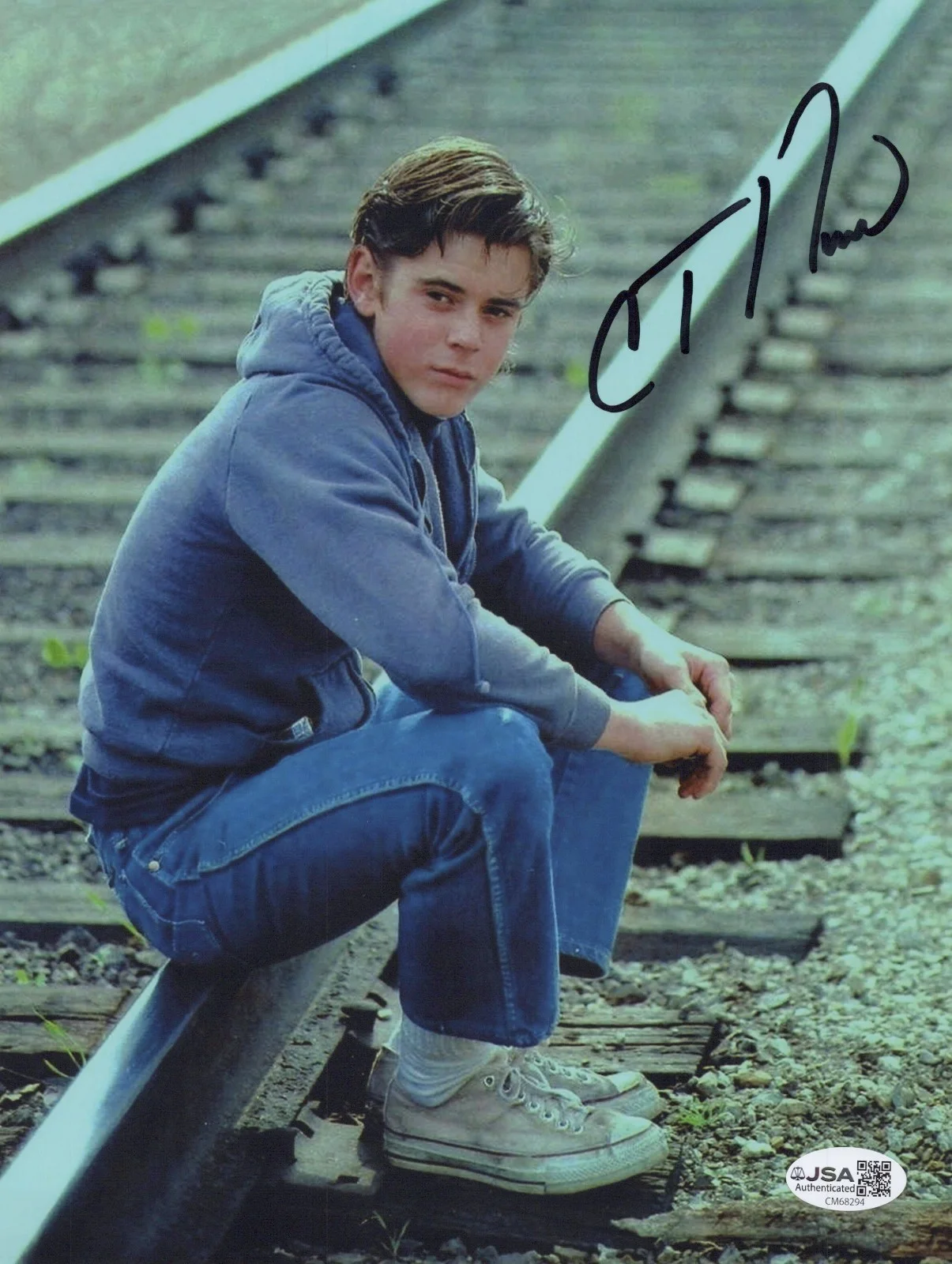 C. THOMAS HOWELL — C. THOMAS HOWELL Signed THE OUTSIDERS 8x10 Photo PONY BOY CURTIS JSA COA