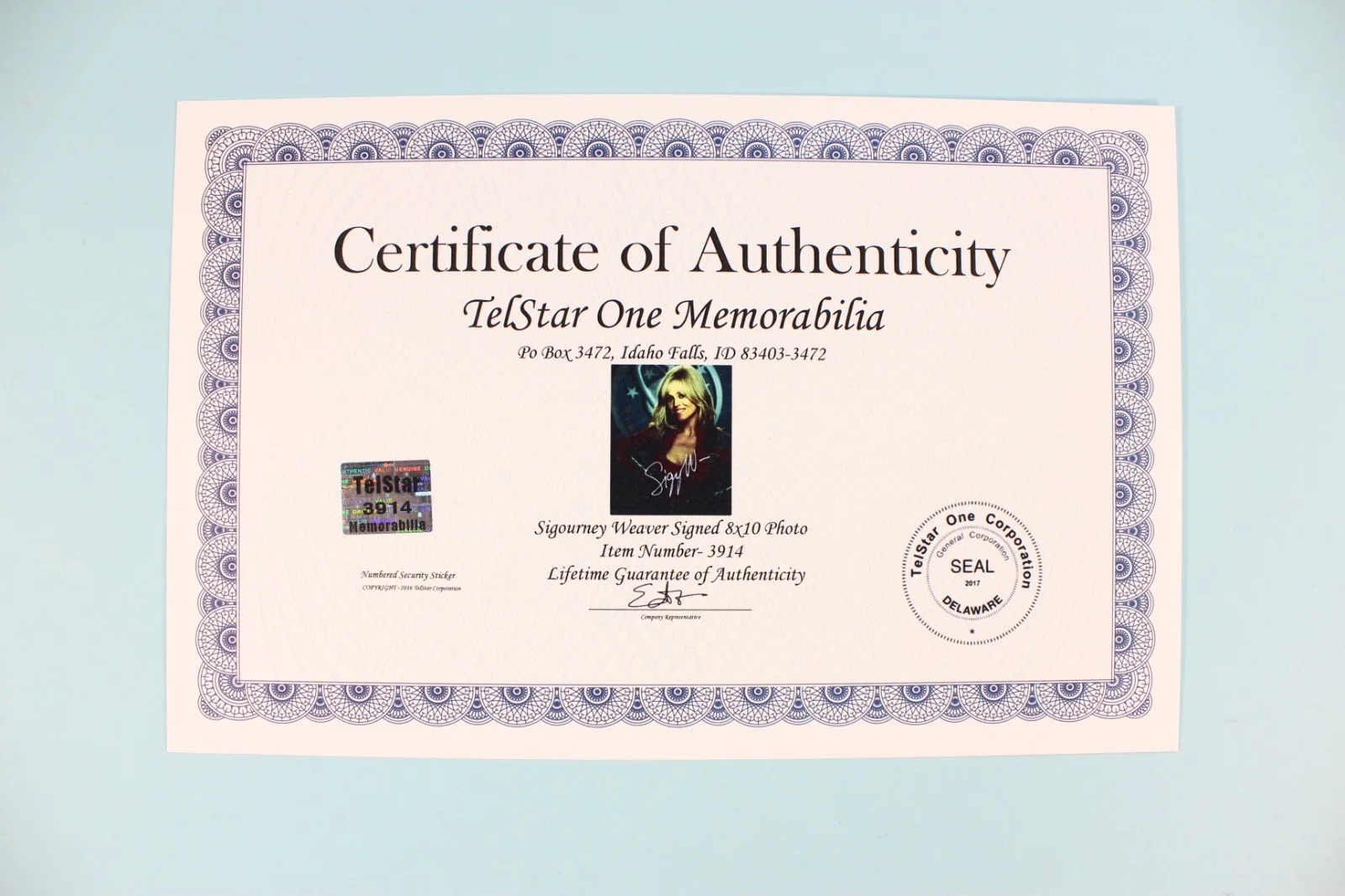 Sexy Sigourney Weaver Signed 8x10 with COA - Galaxy Quest, image 2