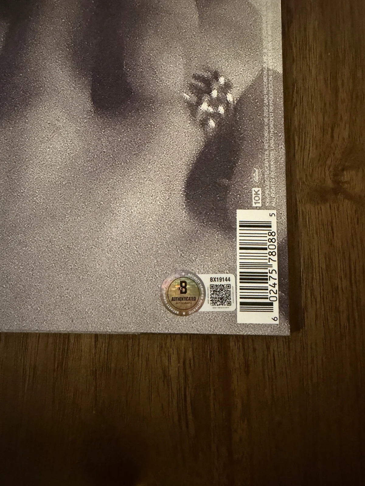 ‘Aidan Bissett’ Signed Vinyl Album ‘Shut Up And Love Me’ Beckett Certified, изображение 3