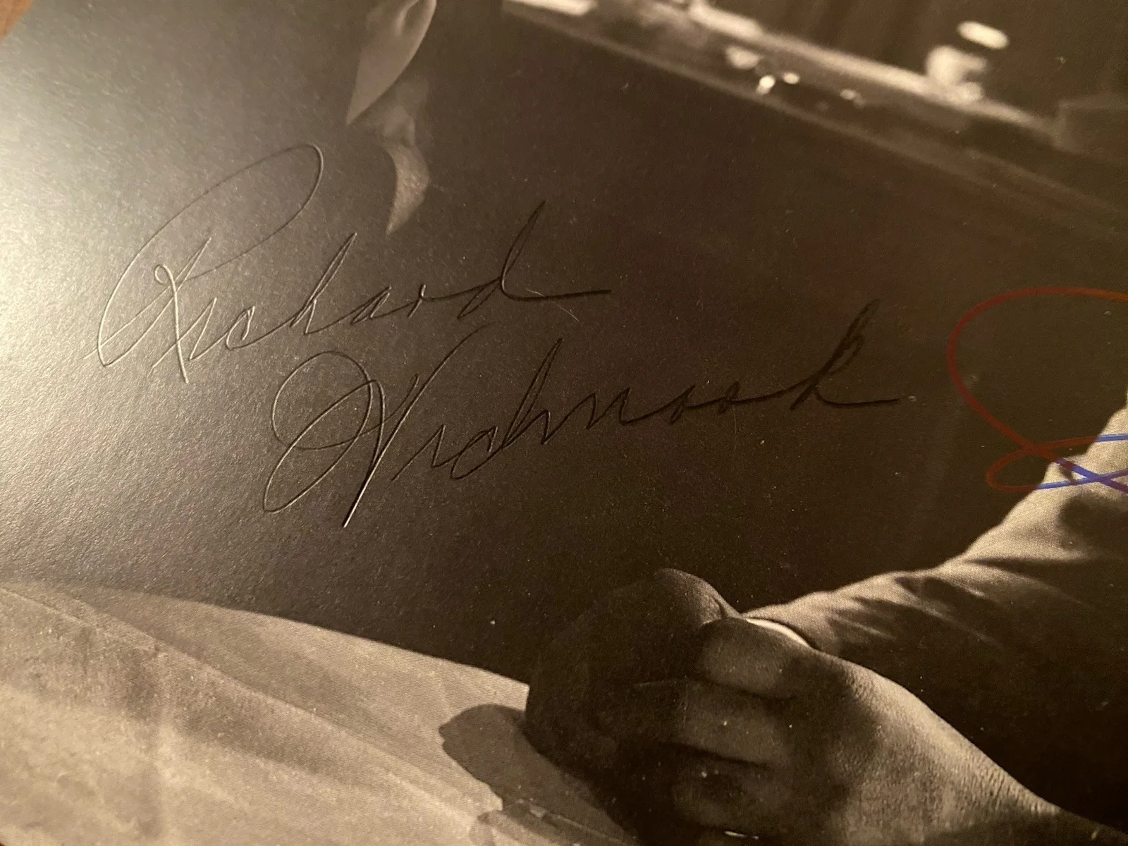 Richard Widmark, Victor Mature — Richard Widmark Victor Mature Signed Autographed Photo With COA Kiss Of Death, изображение 3