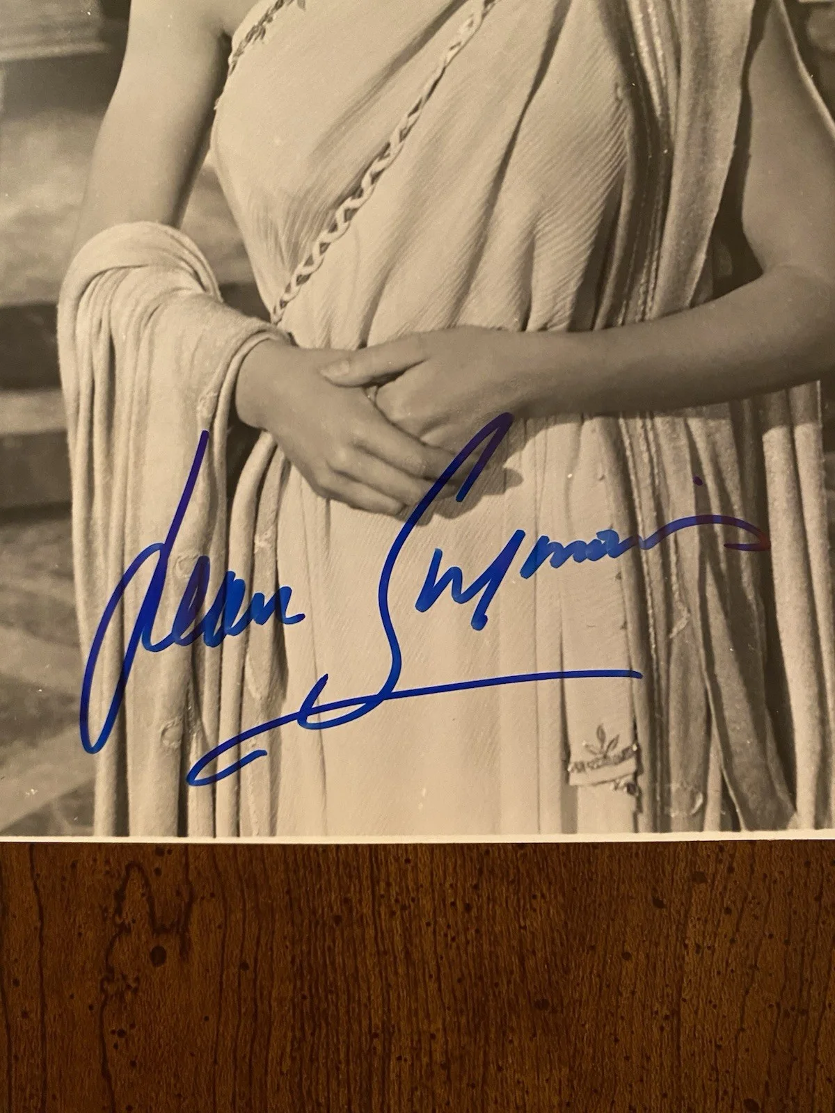 Jean Simmons — Jean Simmons Signed Autographed 8x10 Photo With COA The Robe Spartacus, image 2