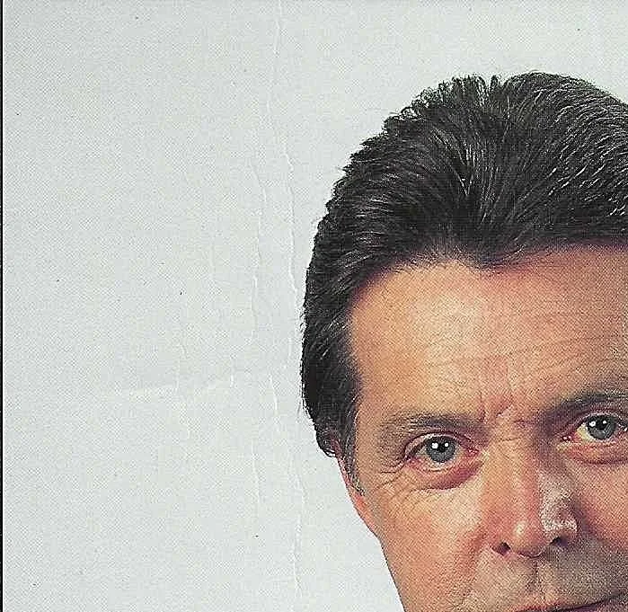 MICKEY GILLEY — MICKEY GILLEY HAND SIGNED PHOTO 8X10 COUNTRY SINGER ACTOR, изображение 3