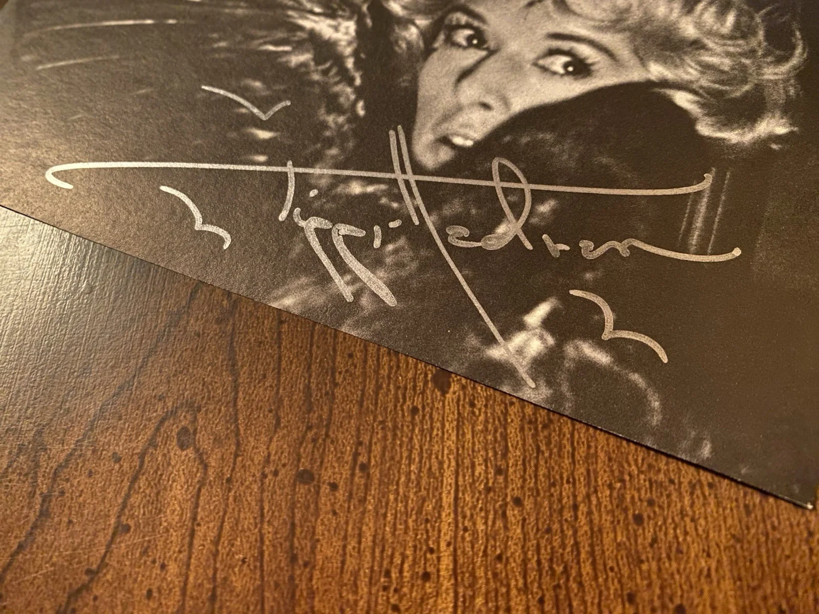 Tippi Hedren — Tippi Hedren Signed Autographed Book Photo Alfred Hitchcock’s The Birds, изображение 3