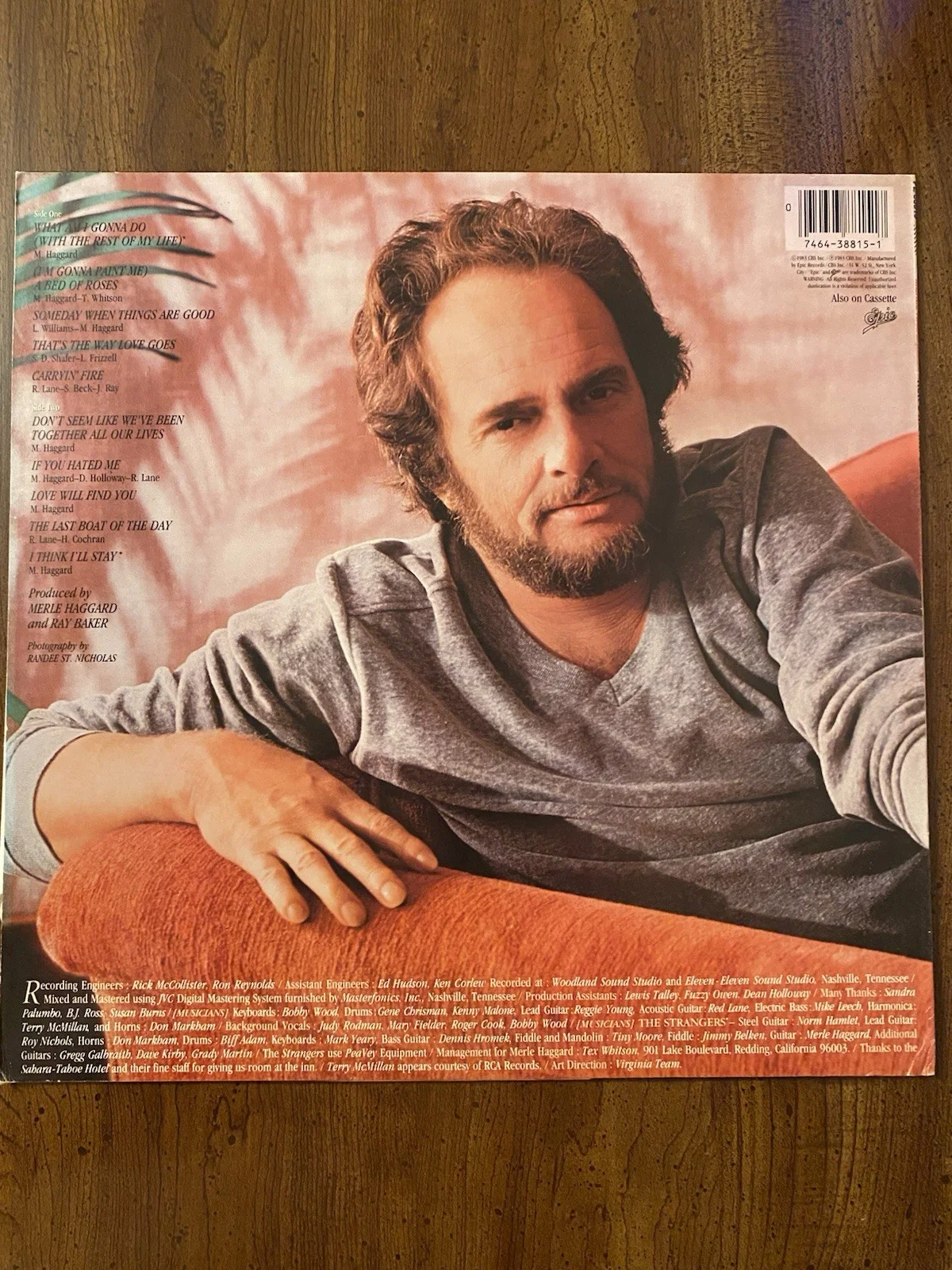 Merle Haggard Signed Autographed Record Album With COA That’s The Way Love Is, image 5