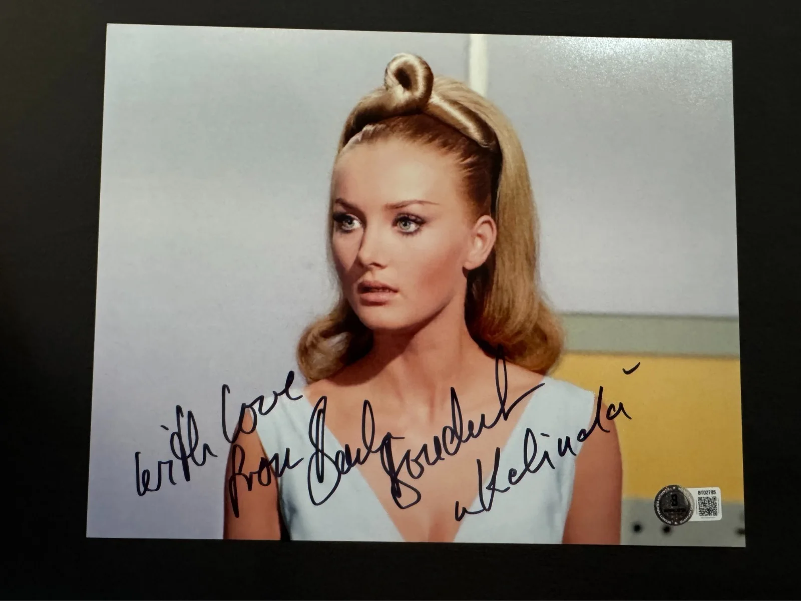 Barbara Bouchet — Barbara Bouchet Hot autographed signed sexy Star Trek 8x10 photo Beckett BAS coa