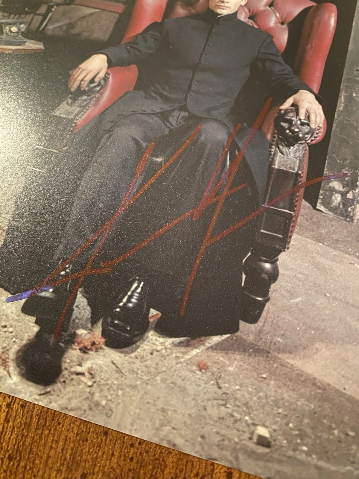 Keanu Reeves — Keanu Reeves Signed Autographed 8x10 Photo With COA The Matrix, image 3