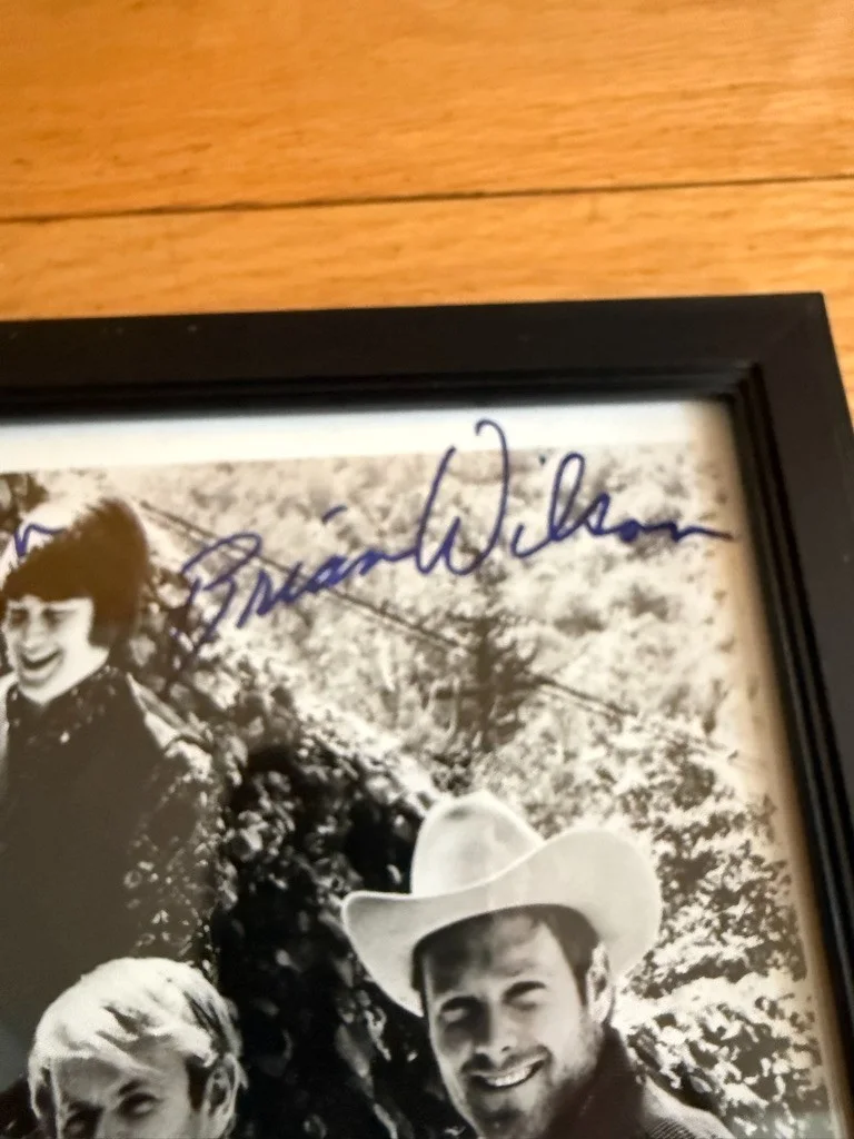 Beach Boys autographed 8x10 Black & White Photo, изображение 3