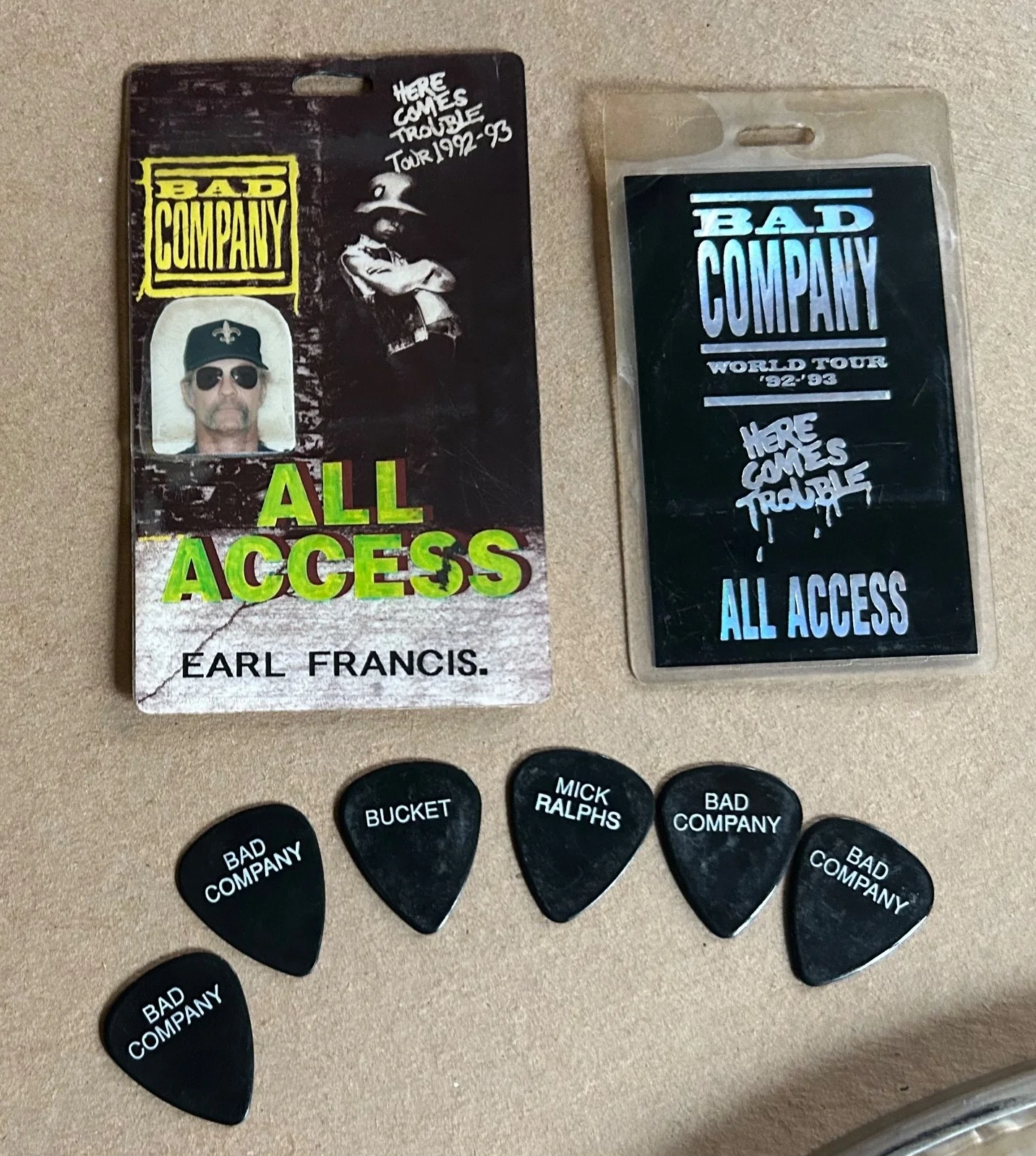Bad Company: 1992 Tour Signed Drumhead, Drumsticks, Guitar Picks and Passes, image 4